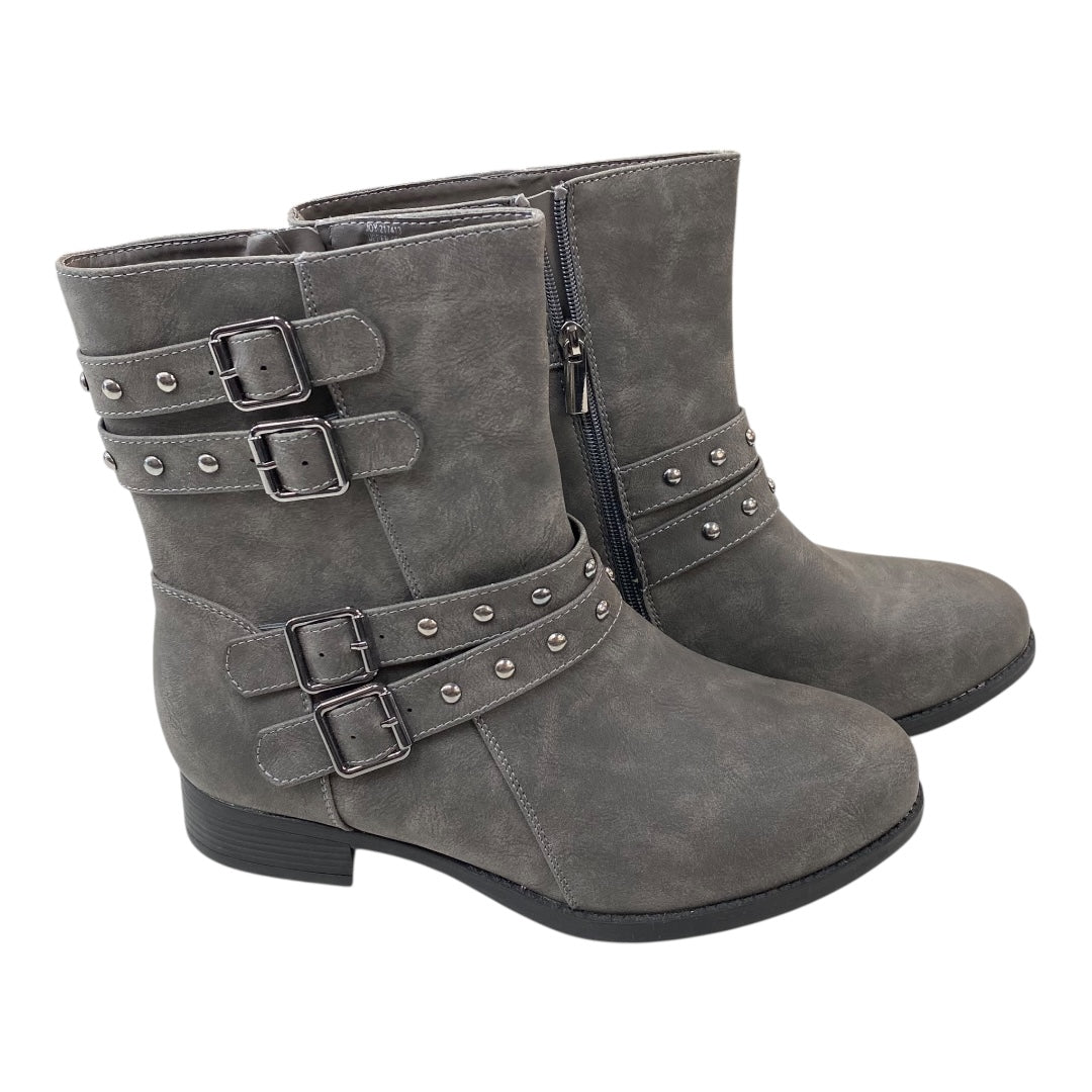 Boots Ankle Heels By Cmc In Grey, Size:9