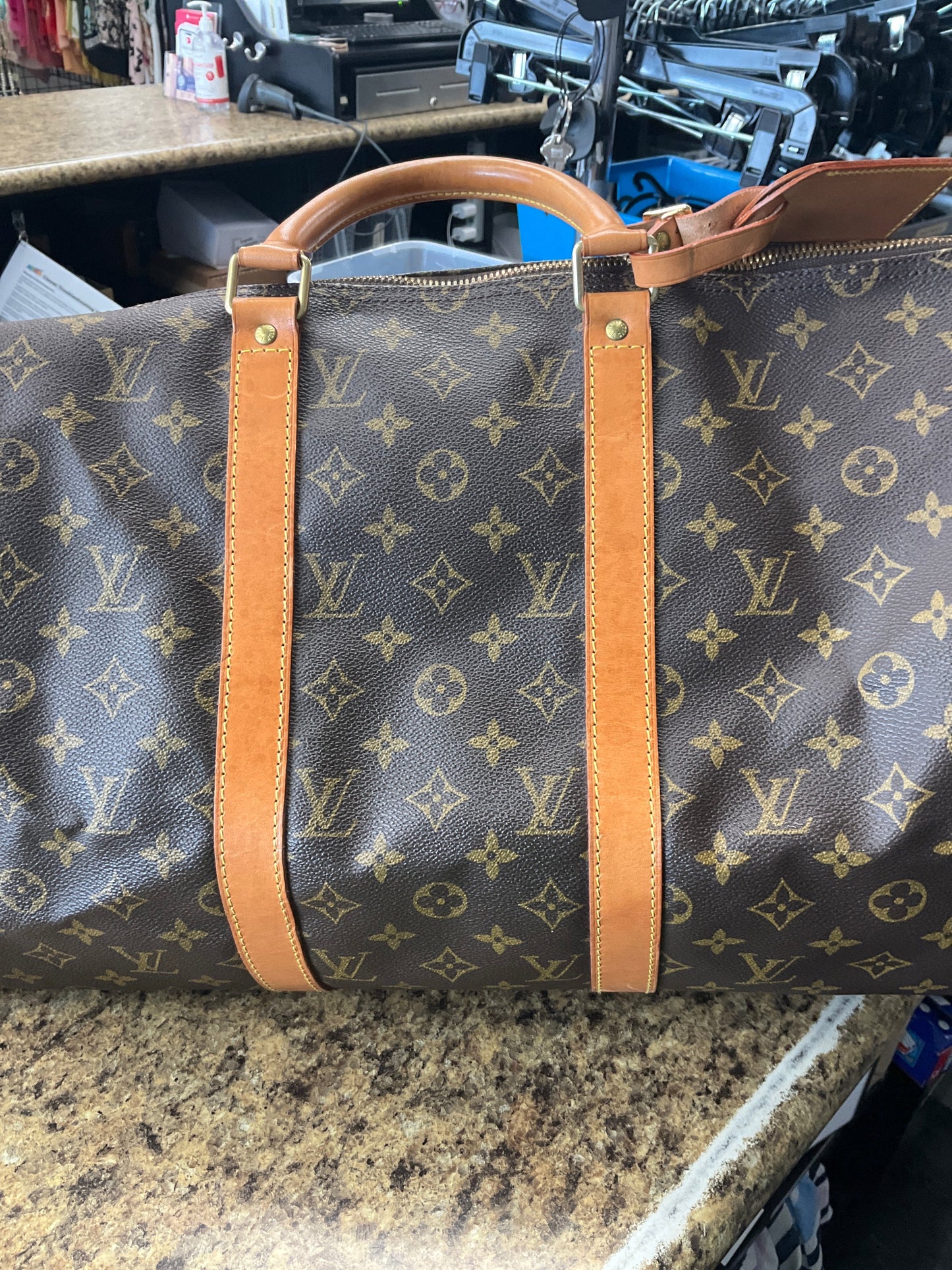 Duffle And Weekender Luxury Designer By Louis Vuitton, Size: Large