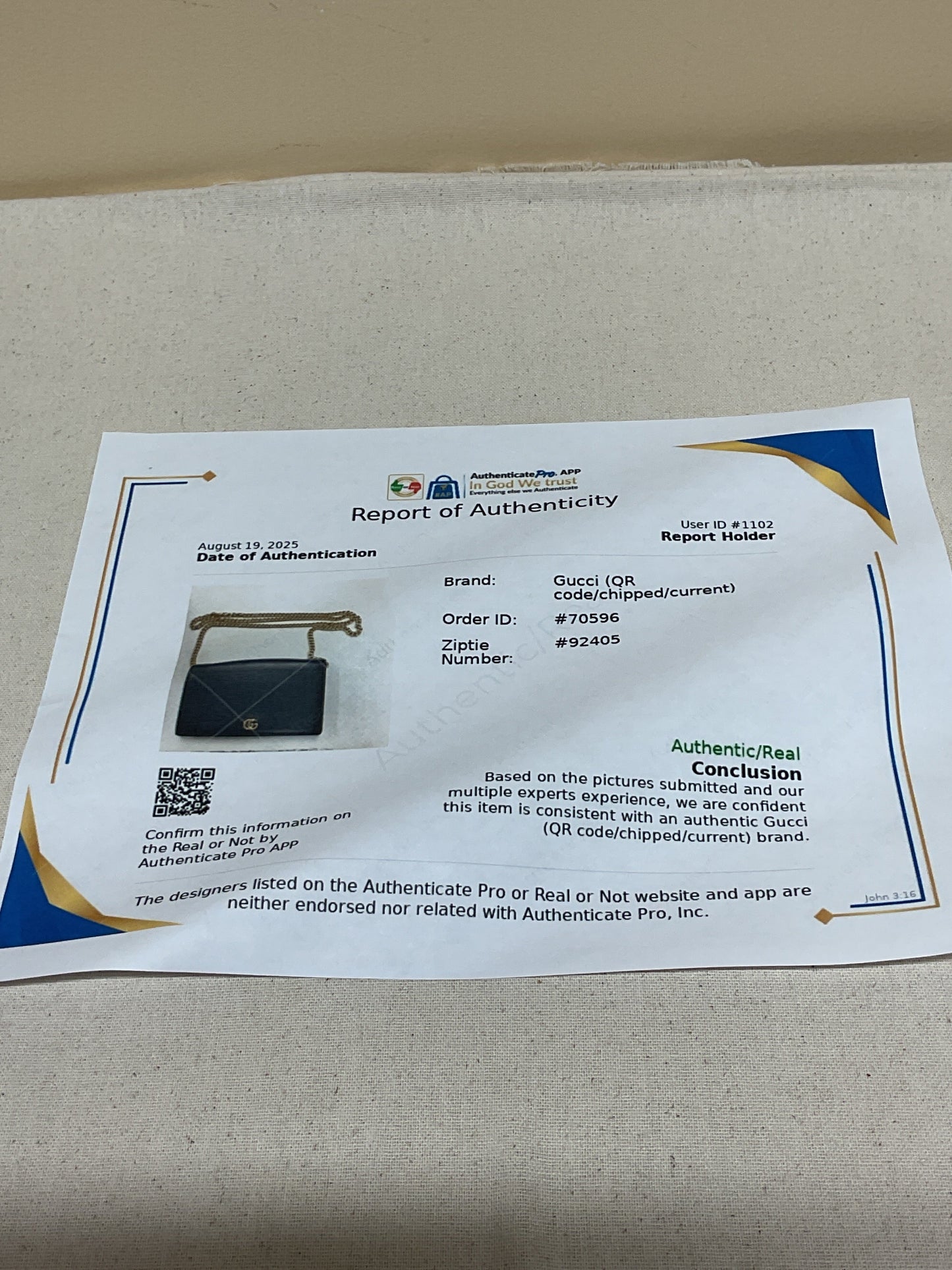 Crossbody Luxury Designer By Gucci In Black & Gold, Size:Small