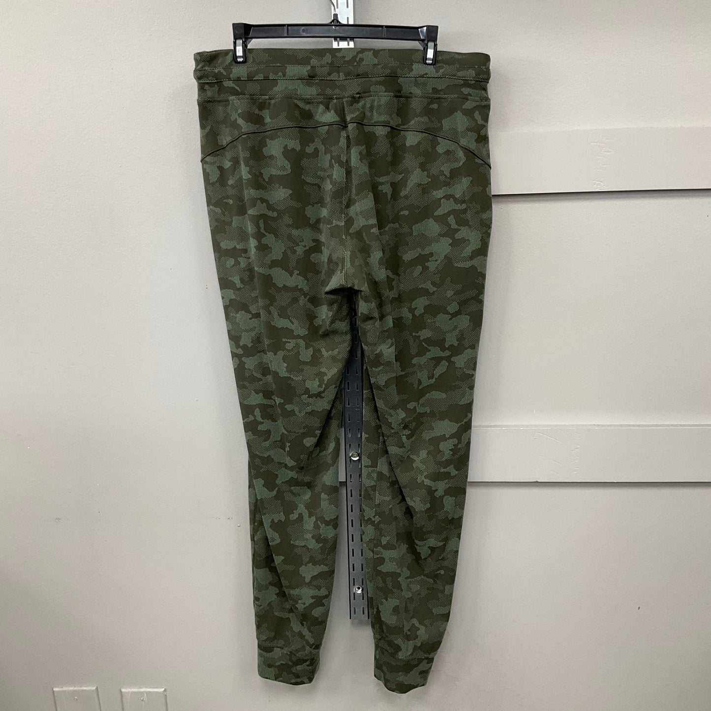 Athletic Pants By Lululemon In Camouflage Print, Size:12