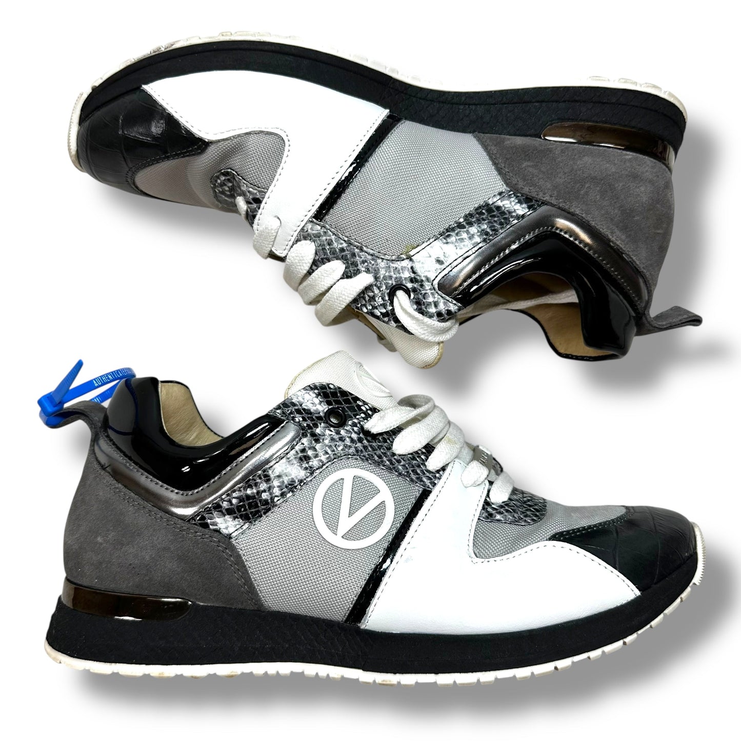 Shoes Luxury Designer By Valentino by Mario In White, Size: 9.5