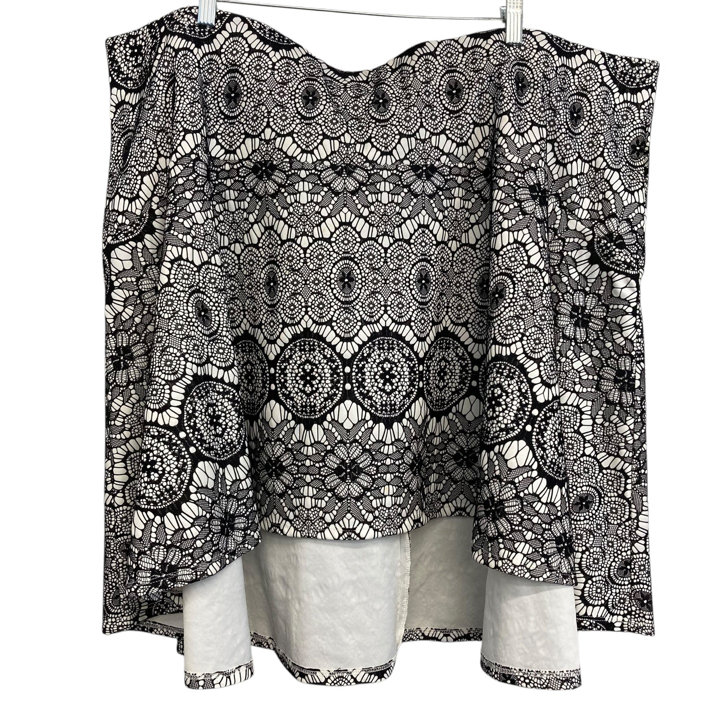 Skirt Mini & Short By Torrid In Black & White, Size:4X