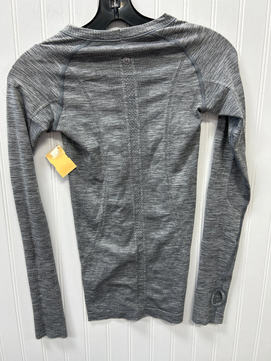 Athletic Top Ls Crewneck By Lululemon In Grey, Size:2