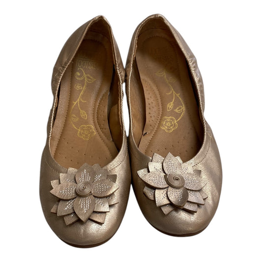 Shoes Flats By Mootsies Tootsies In Gold, Size:10