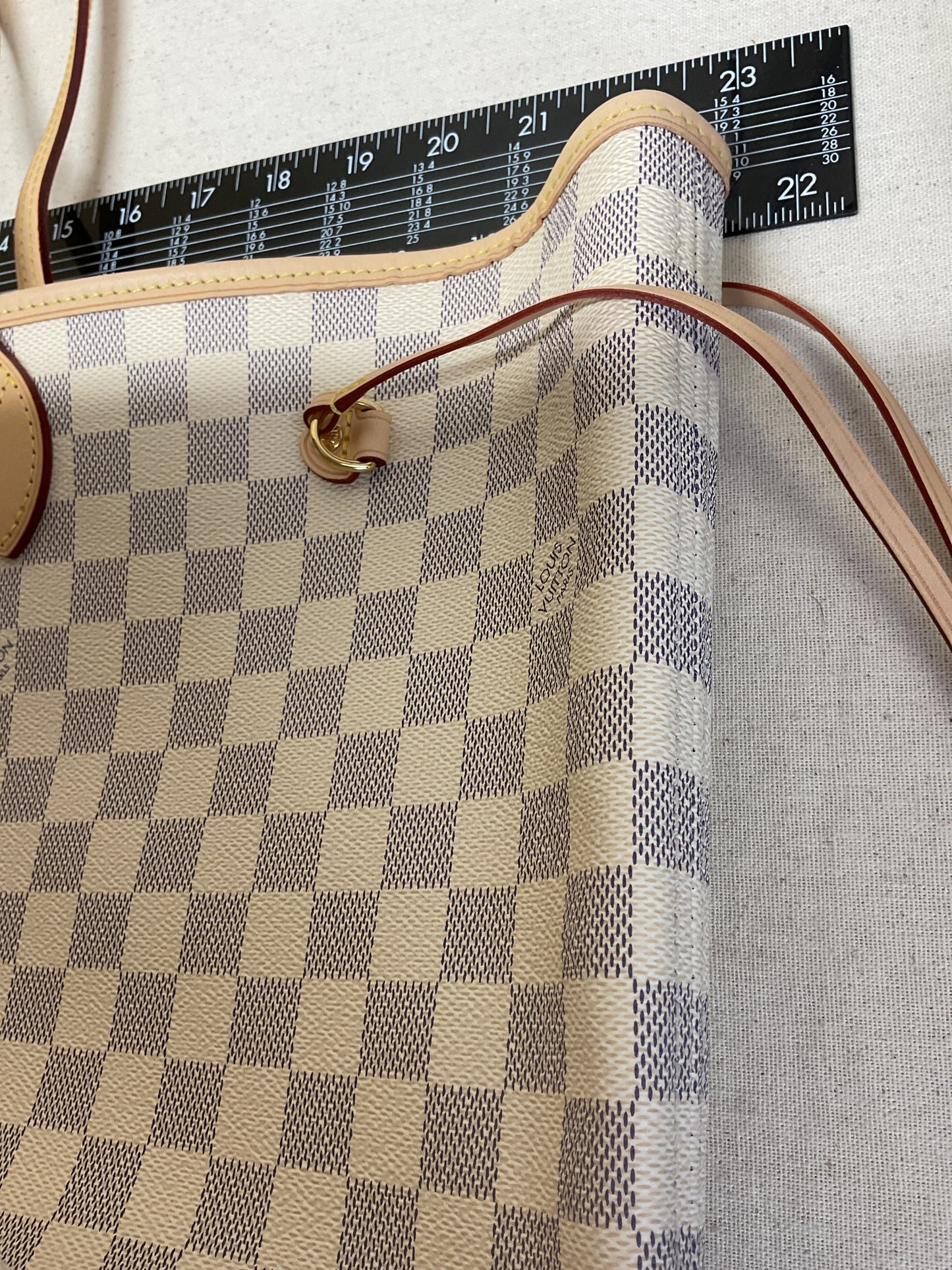 Handbag Luxury Designer By Louis Vuitton In Grey & White, Size:Large