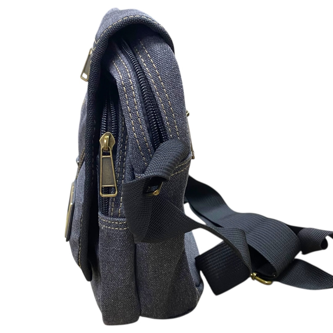 Handbag By Clothes Mentor In Grey, Size:Small