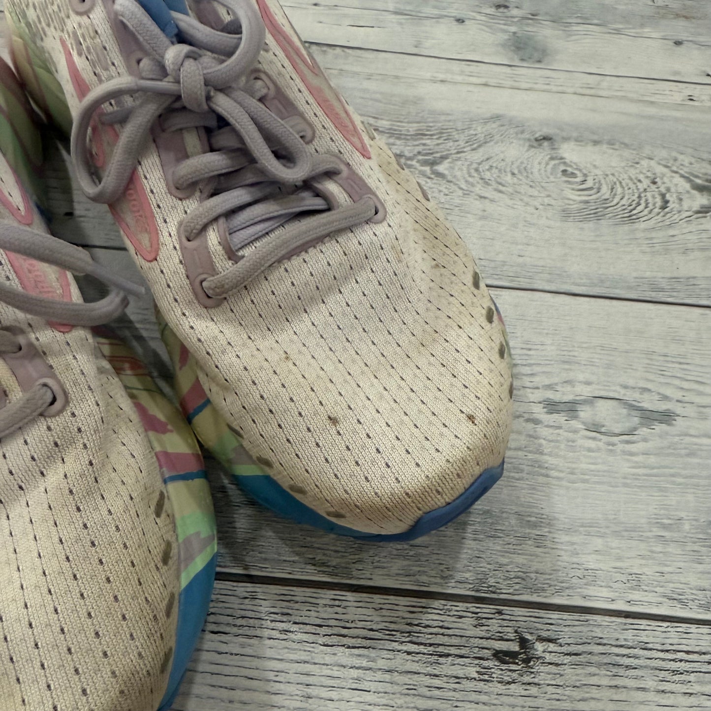 Shoes Athletic By Brooks In Multi-colored, Size: 9