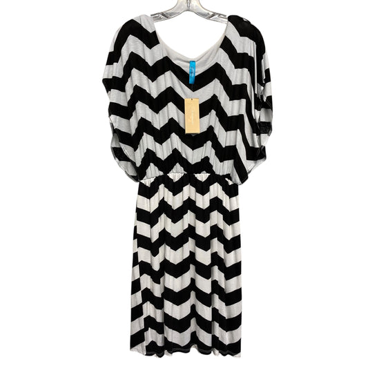 Dress Casual Short By Francesca’S In Chevron Pattern, Size:L