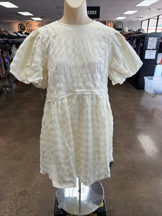 Dress Casual Short By Clothes Mentor In Cream, Size:L