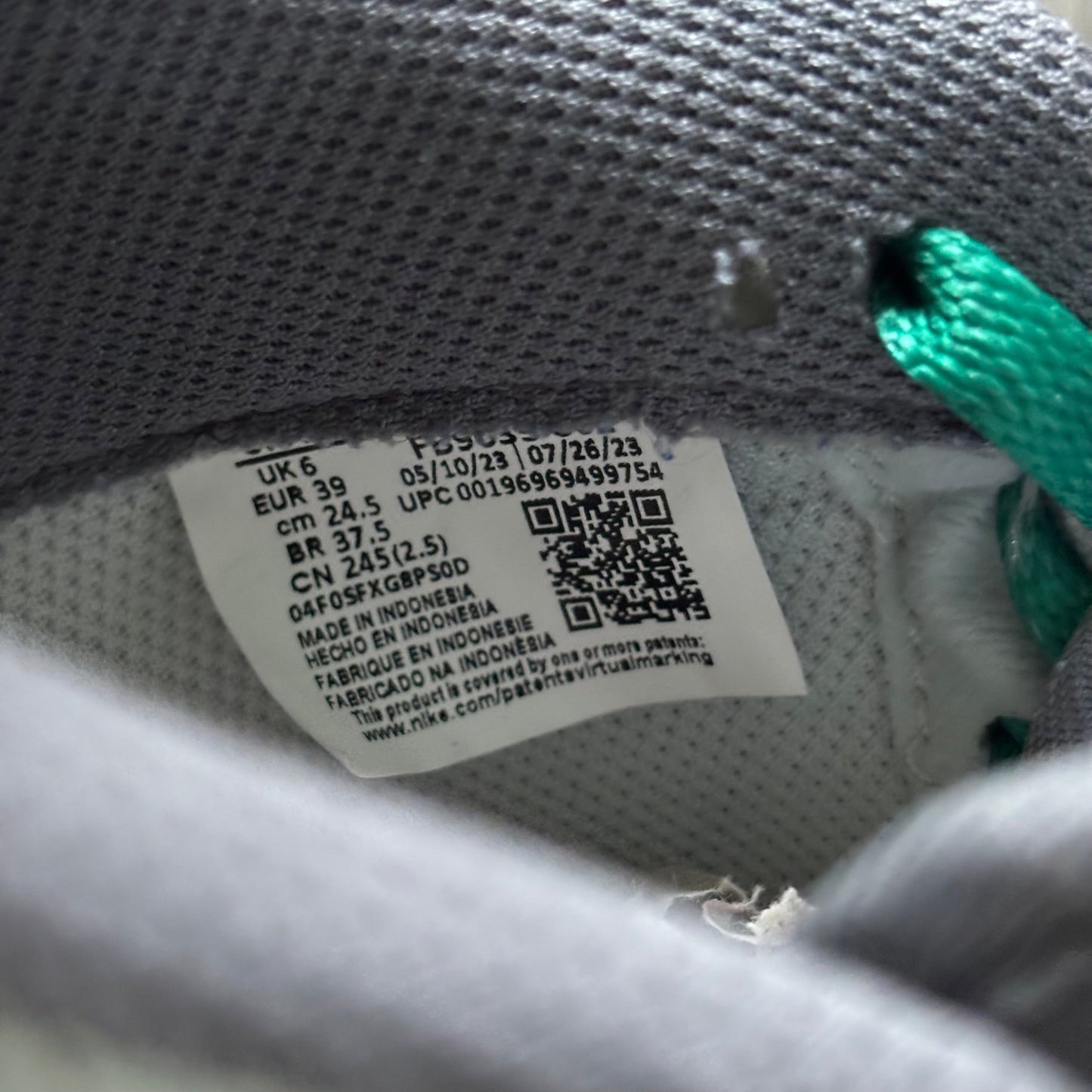 Shoes Sneakers By Nike In Green, Size: 8