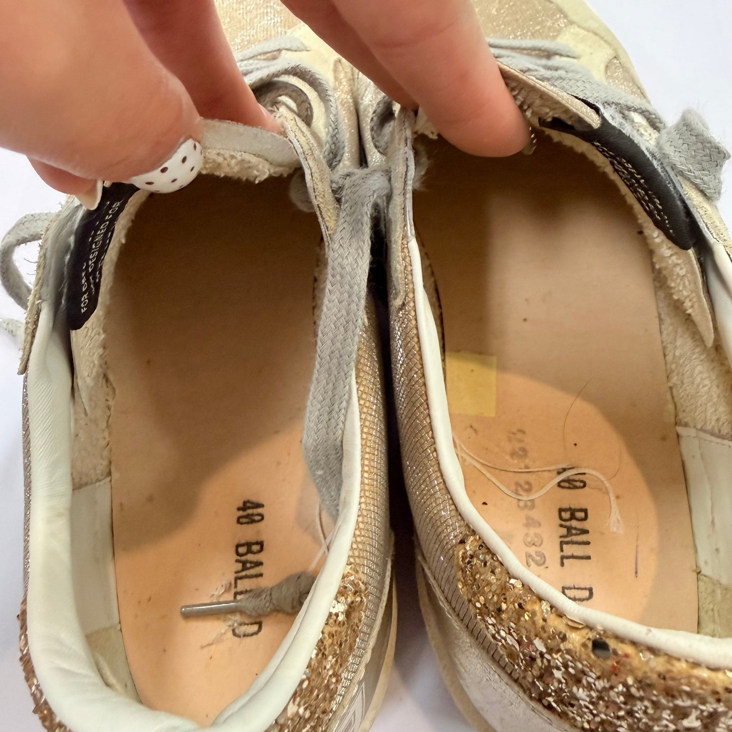 Shoes Luxury Designer By Golden Goose In Cream, Size: 10