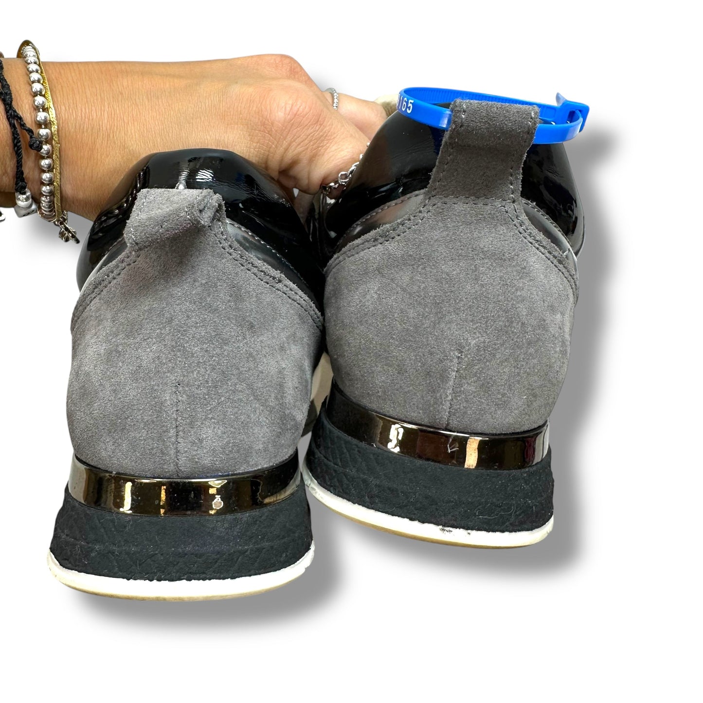 Shoes Luxury Designer By Valentino by Mario In White, Size: 9.5