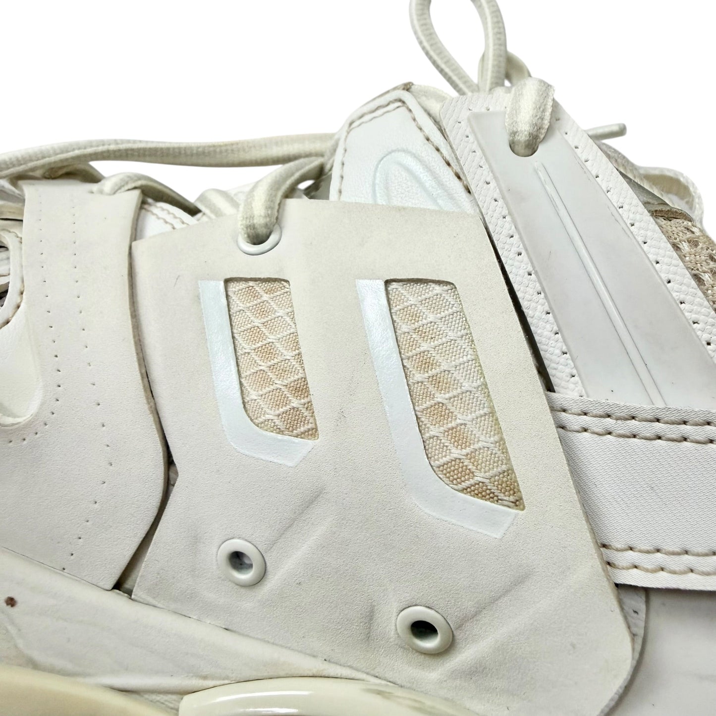 Shoes Luxury Designer By Balenciaga In White, Size: 9