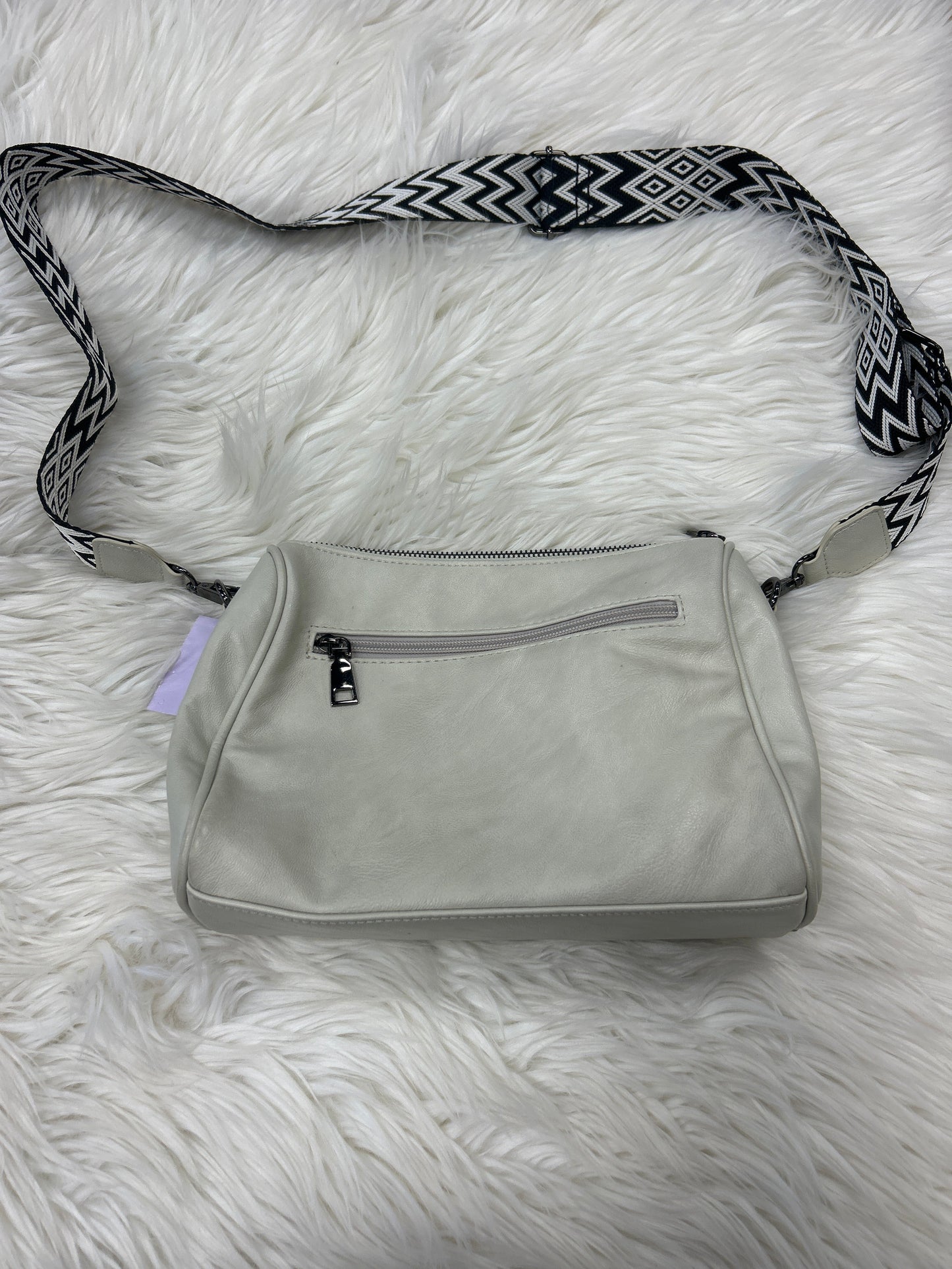 Crossbody By Cmc In Cream, Size:Large