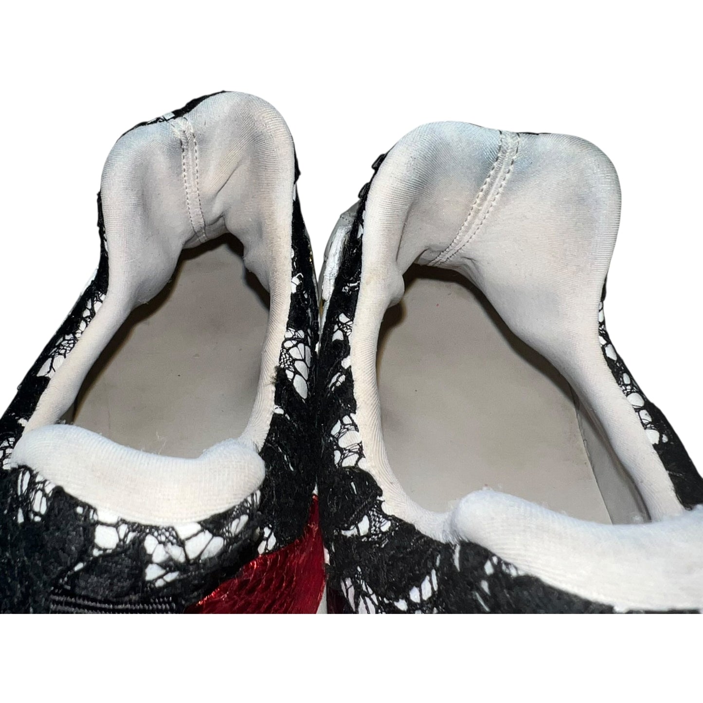 Shoes Luxury Designer By Gucci In Black & White, Size: 9