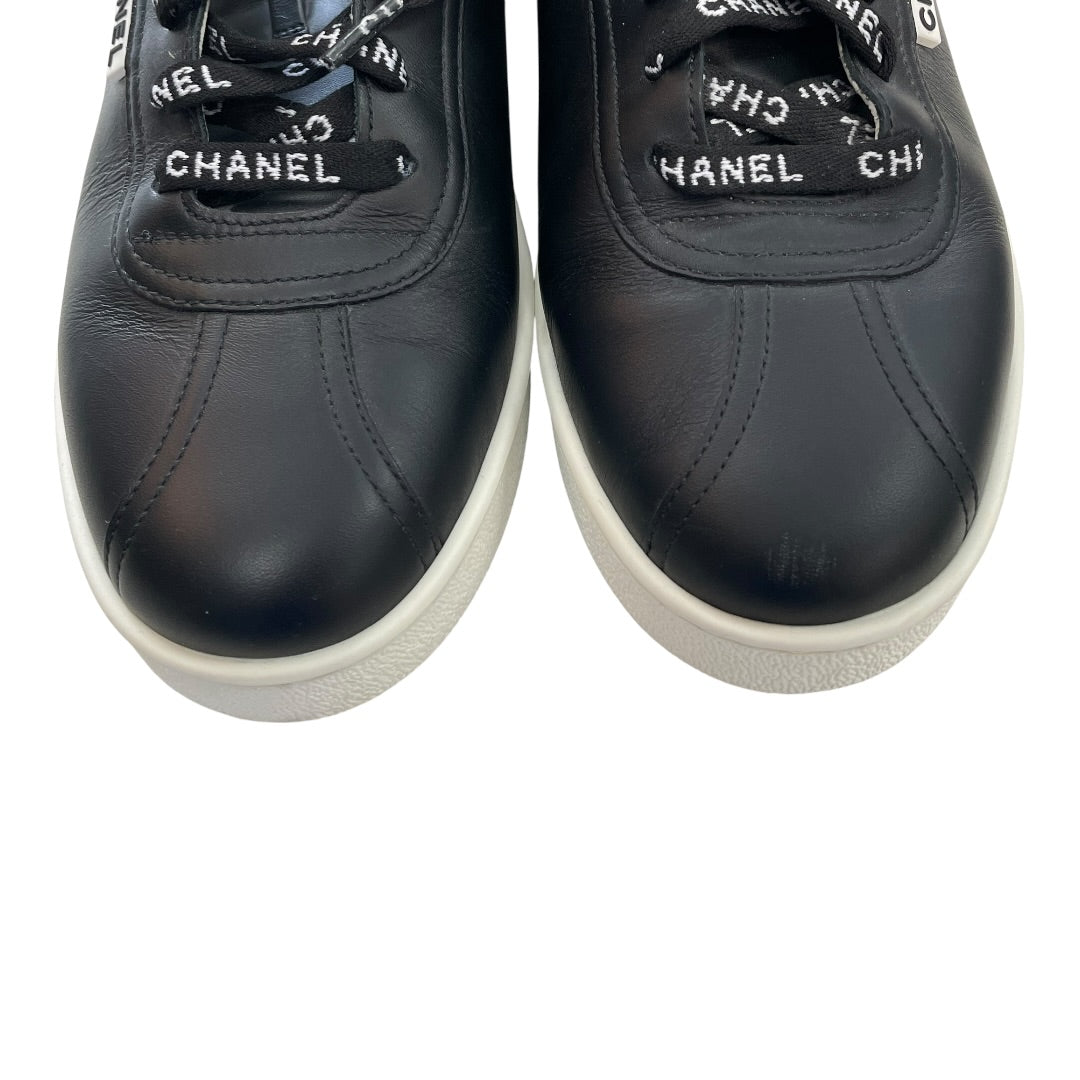 Shoes Luxury Designer By Chanel In Black & White w/ Box Size: 39.5