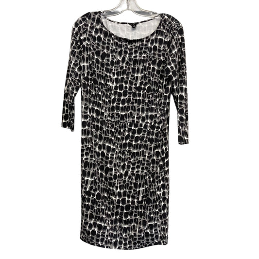 Dress Casual Short By Ann Taylor In Black & White, Size:8P