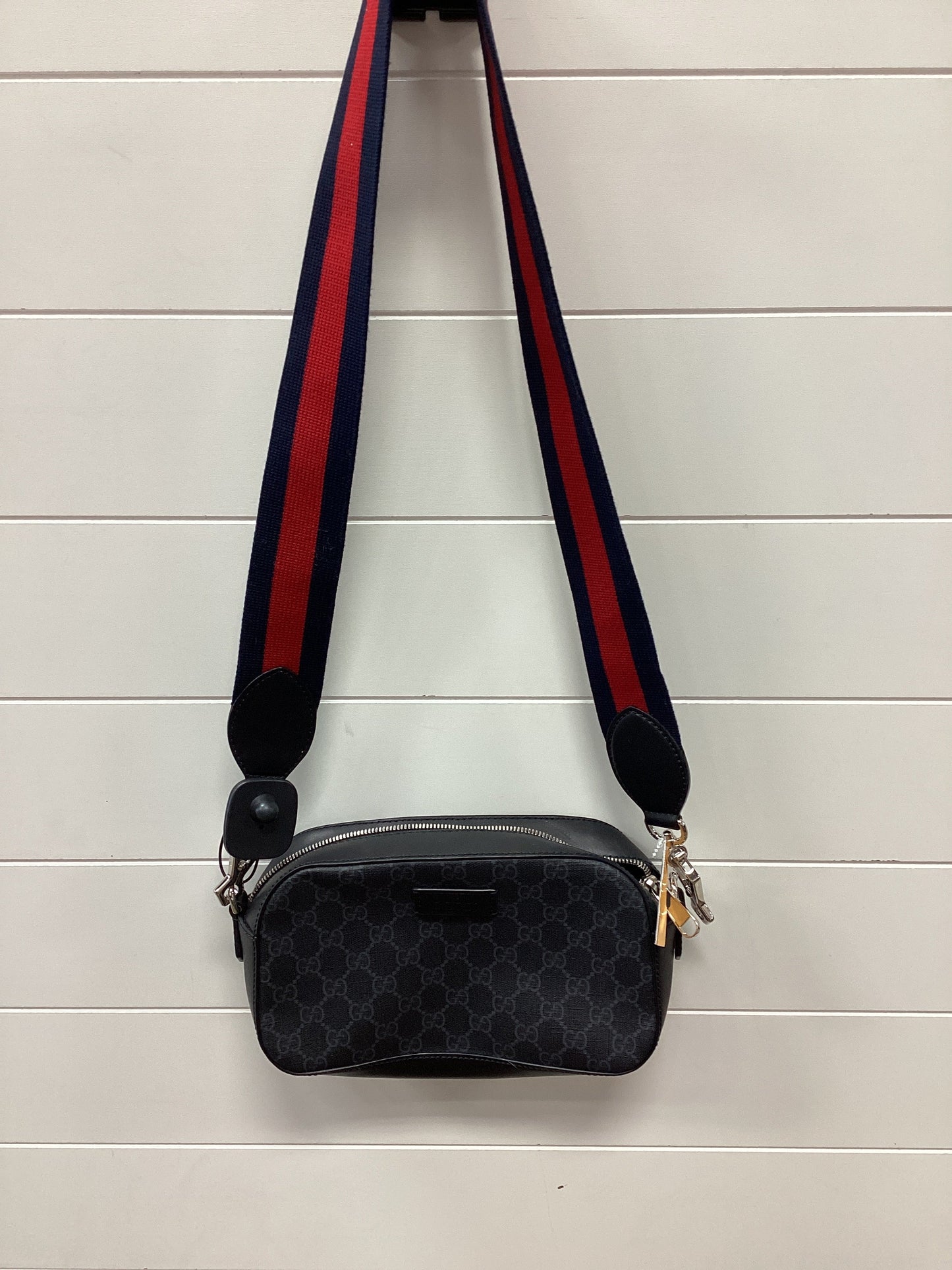 Handbag Luxury Designer By Gucci In Grey, Size:Medium