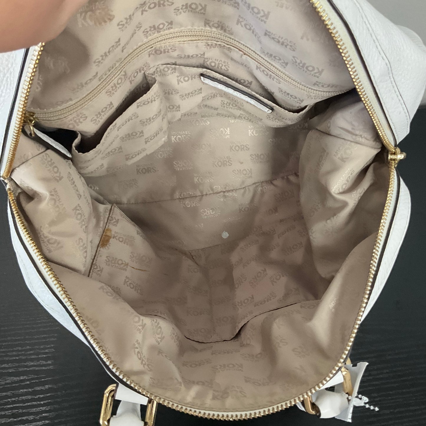 Handbag Designer By Michael Kors In White, Size:Medium