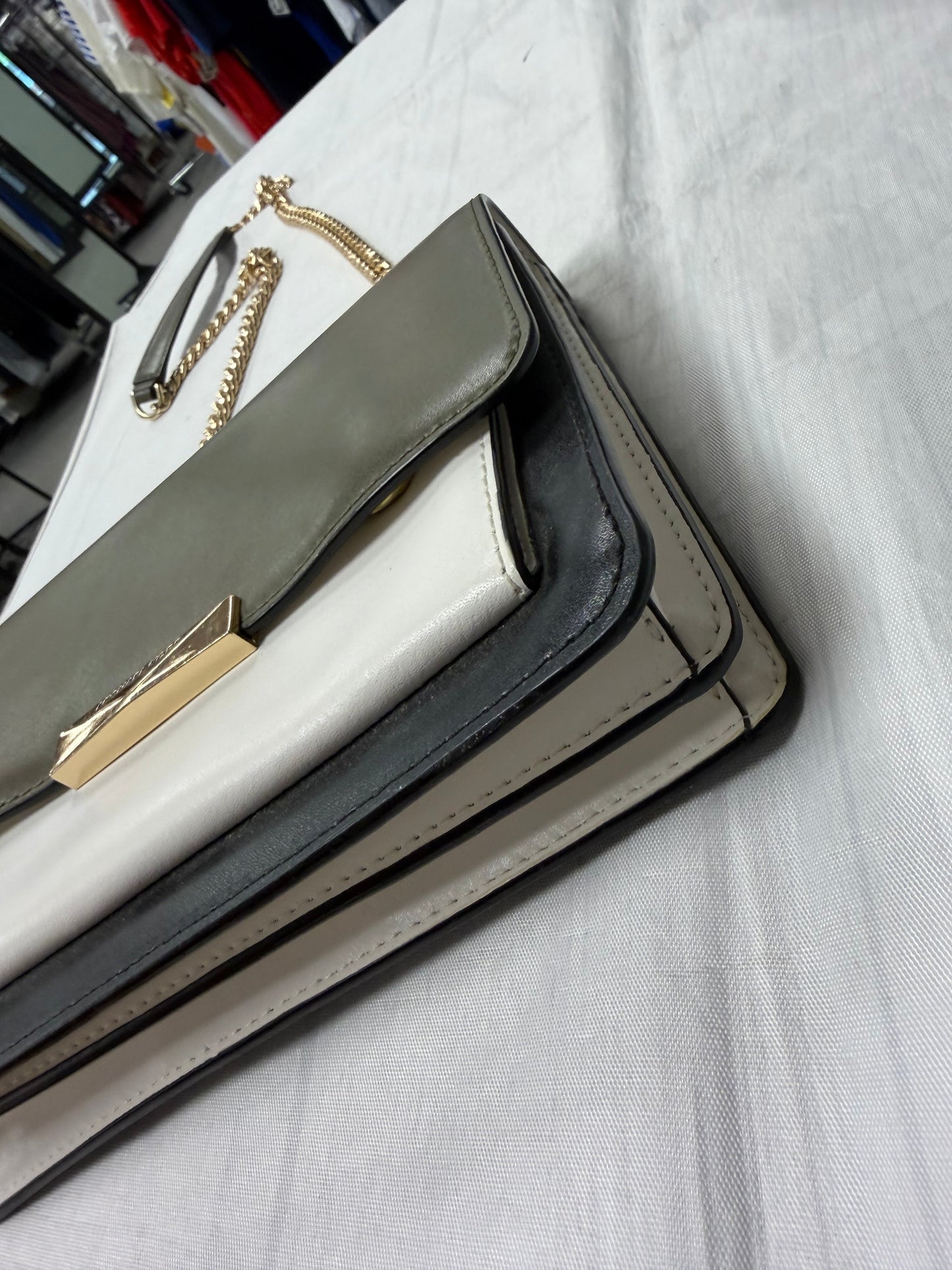 Handbag Designer By Michael Kors In Green, Size:Medium