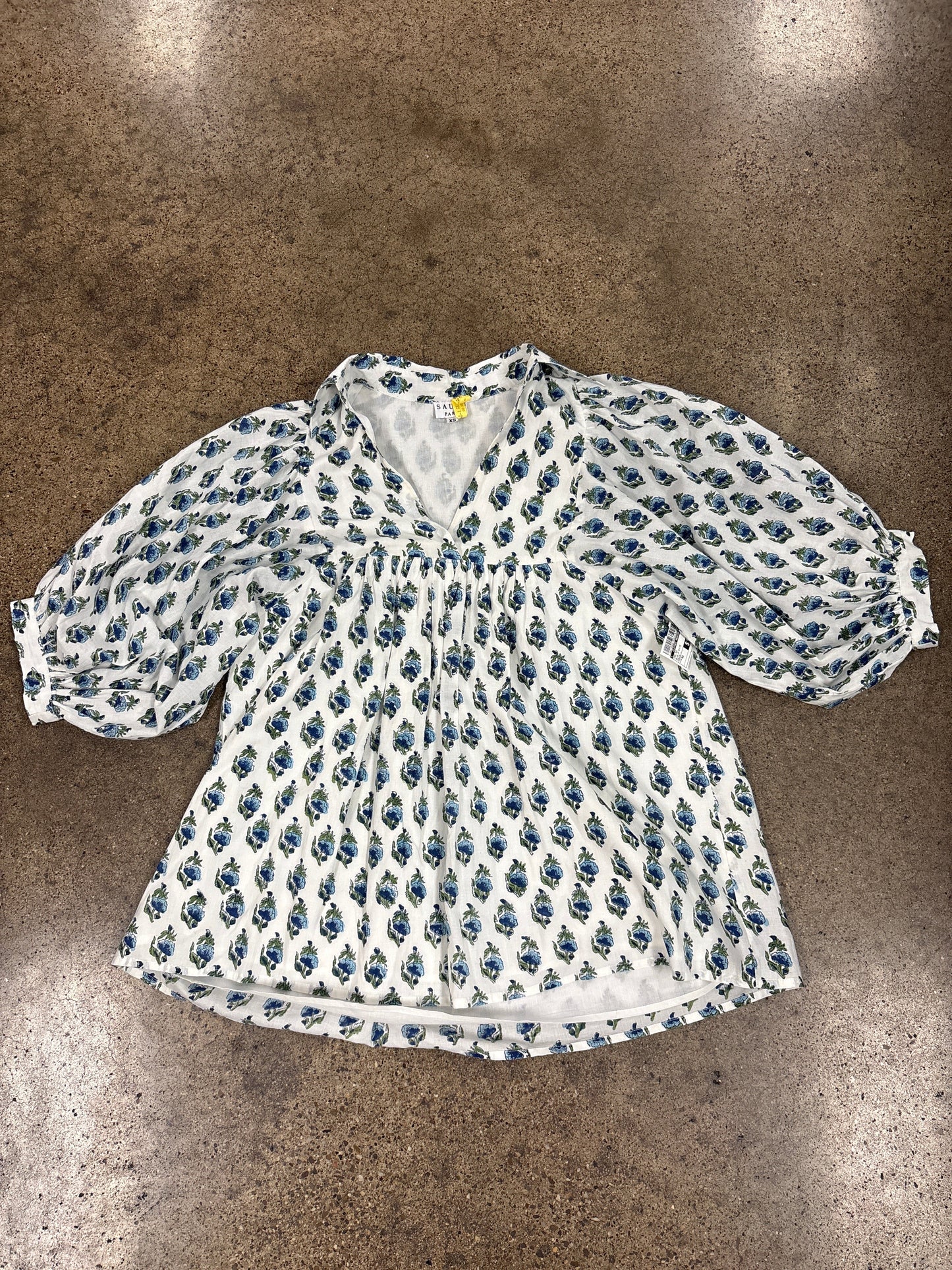 Top Ss By Clothes Mentor In Blue & White, Size:Xs