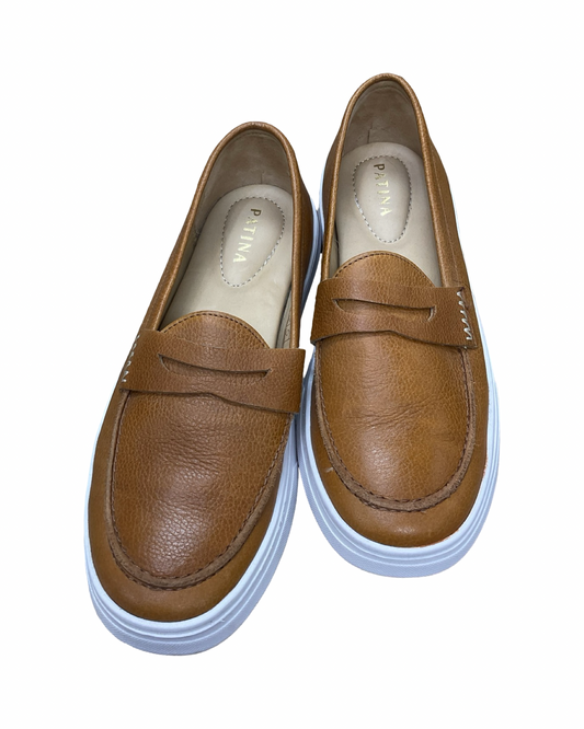 Shoes Flats By Clothes Mentor In Tan & White, Size:9.5