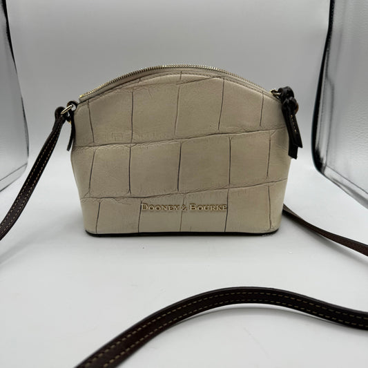 CROSSBODY DESIGNER by DOONEY AND BOURKE In WHITE, Size: MEDIUM