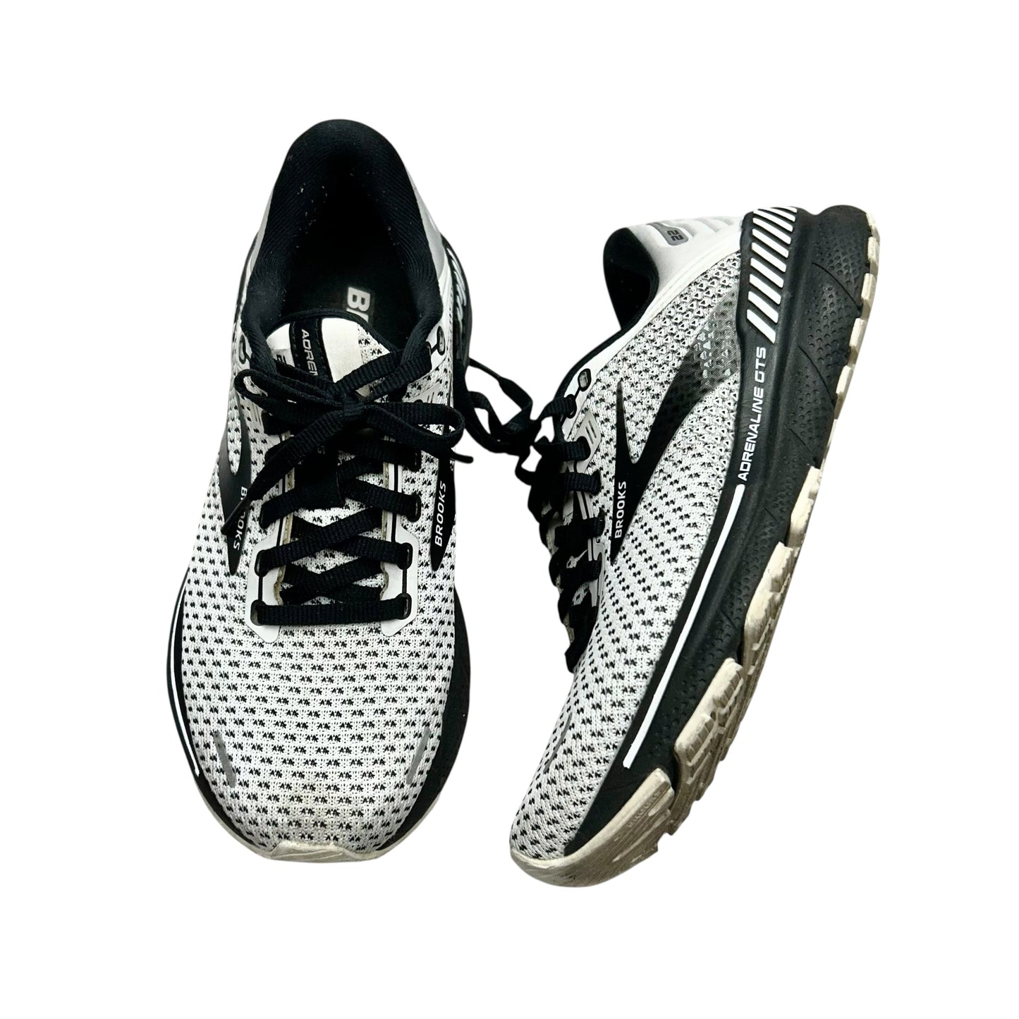 SHOES ATHLETIC by BROOKS In BLACK & WHITE, Size: 6.5
