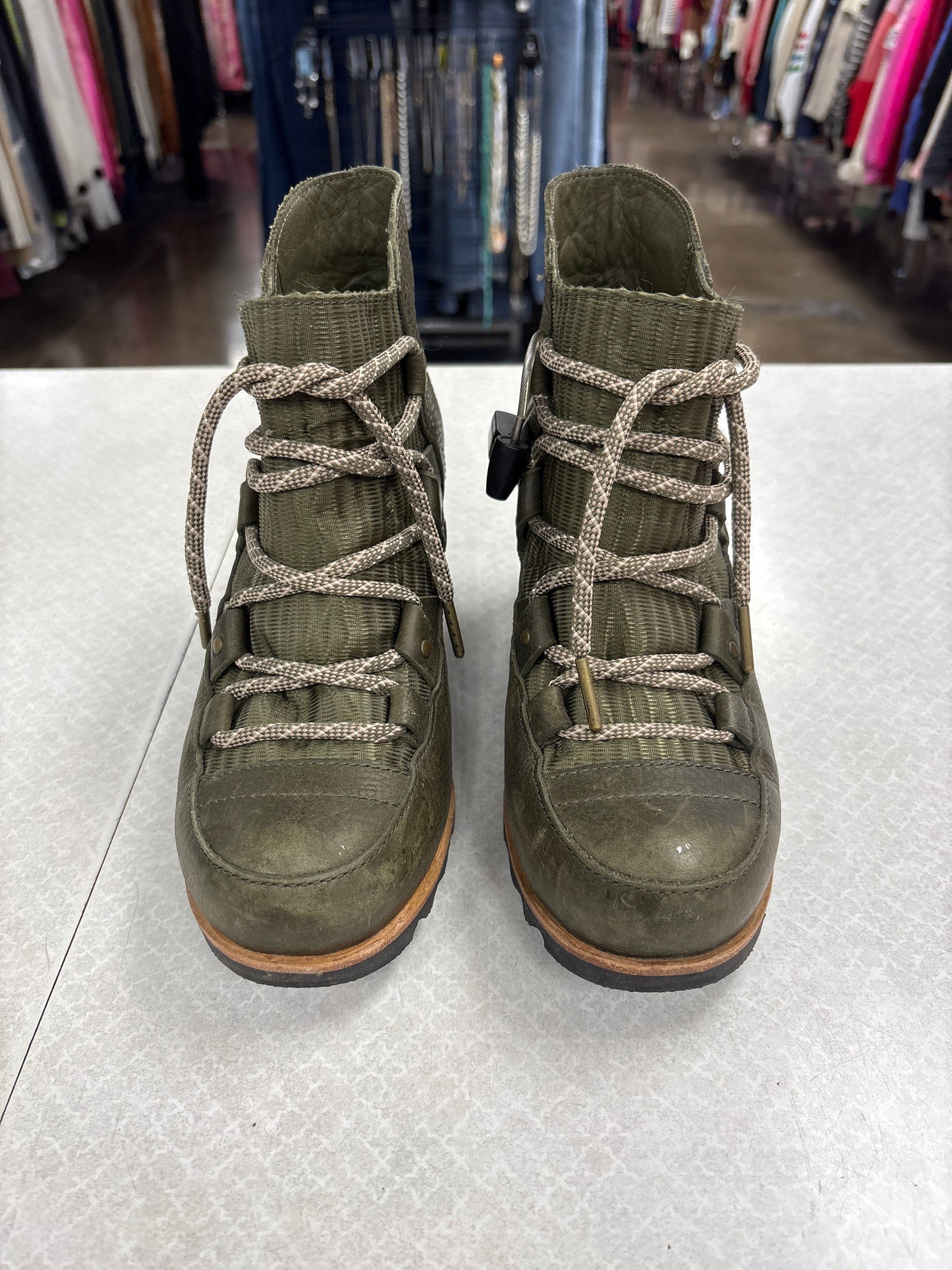 Boots Ankle Flats By Sorel In Green, Size:7.5