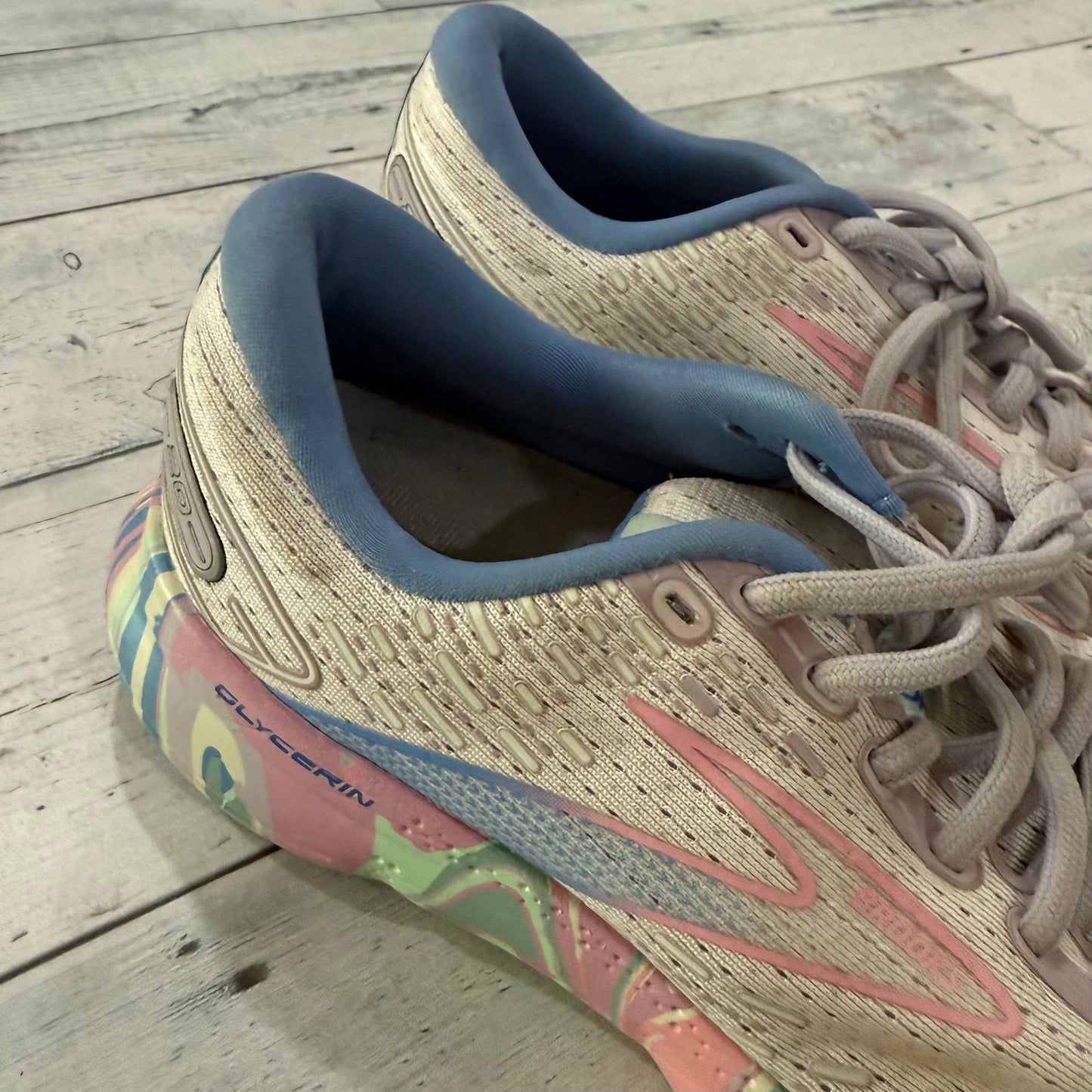 Shoes Athletic By Brooks In Multi-colored, Size: 9
