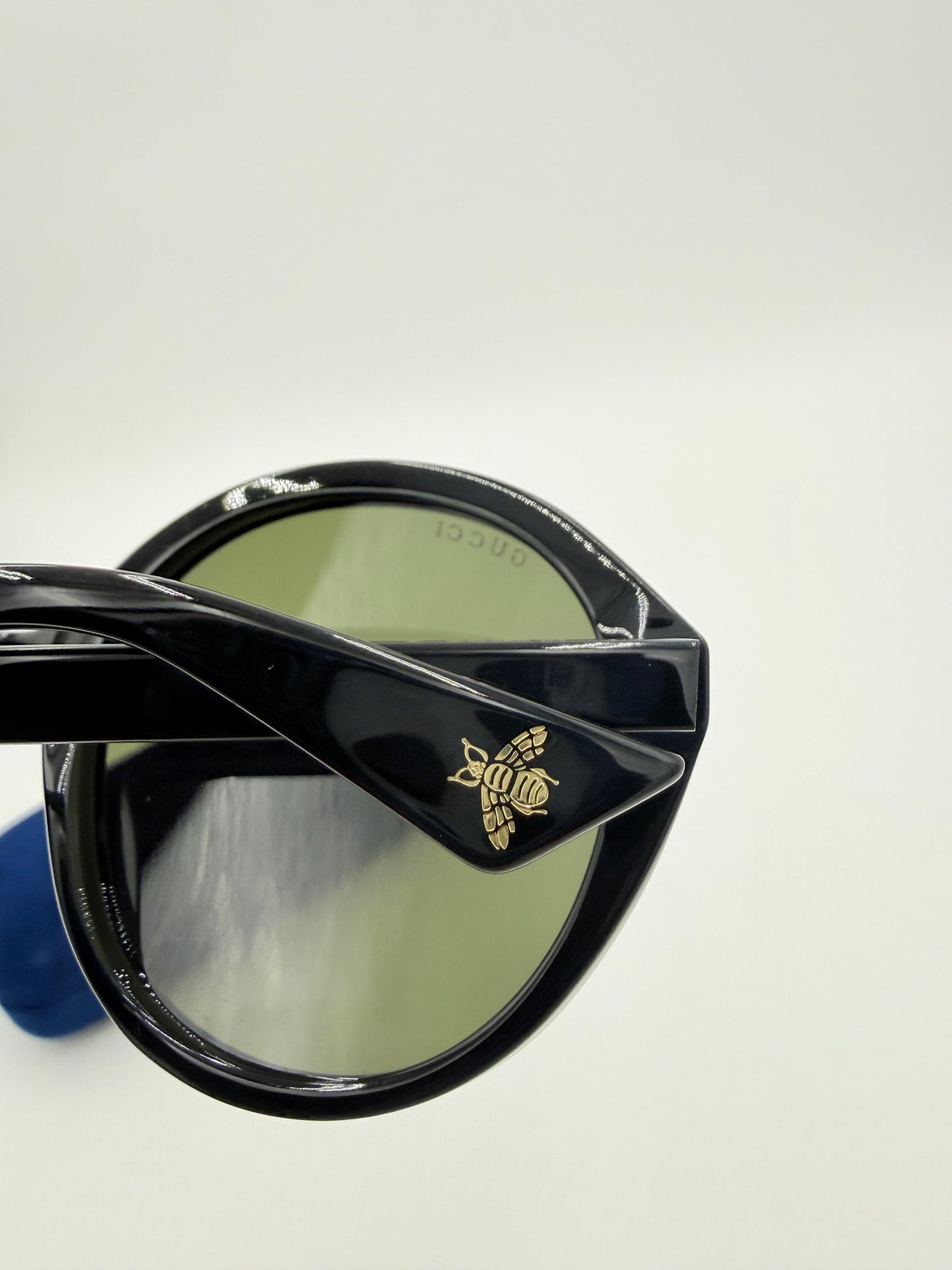 Sunglasses Luxury Designer By Gucci In Black & Gold