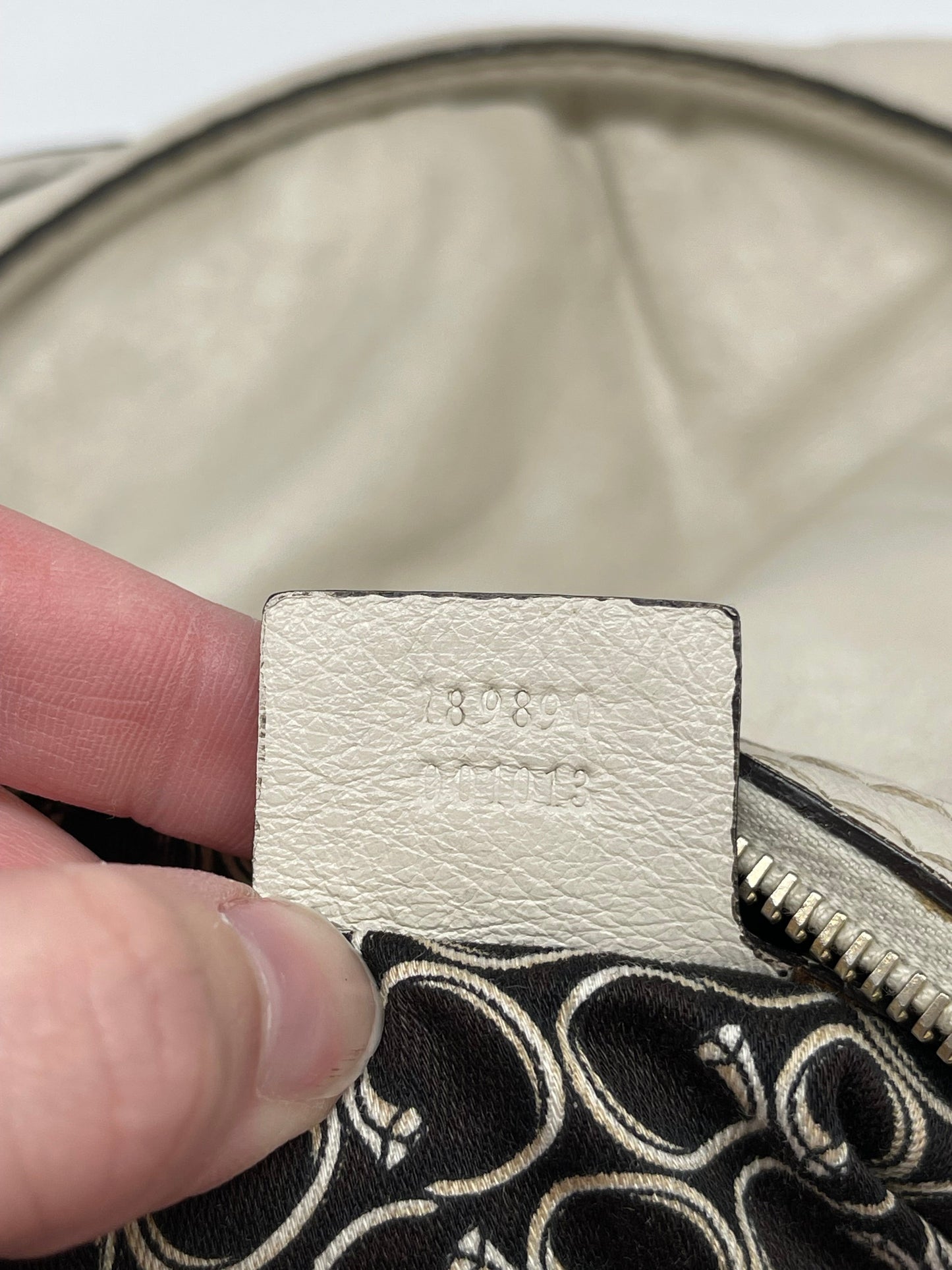 Handbag Luxury Designer By Gucci, Size: Large