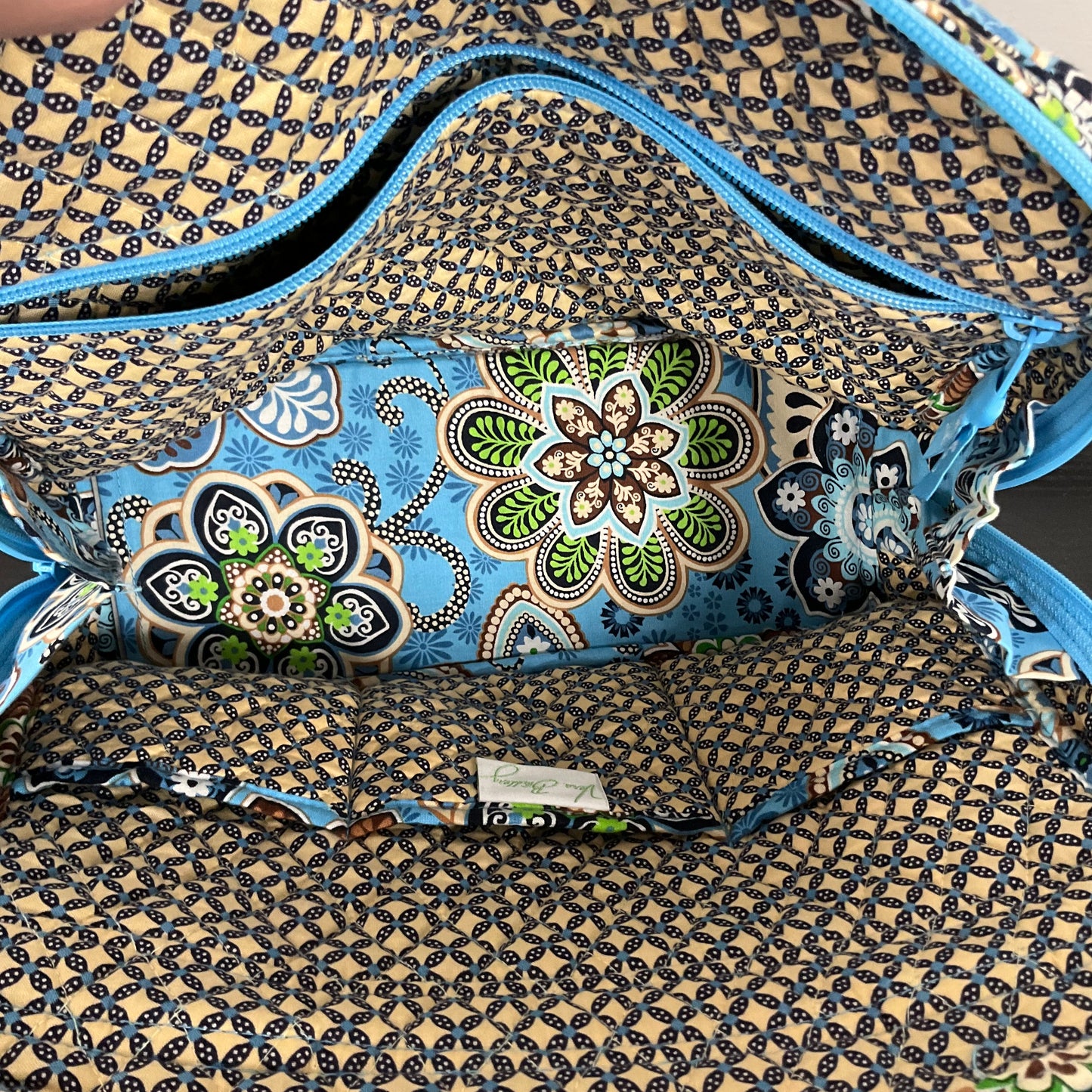 Handbag By Vera Bradley, Size: Medium