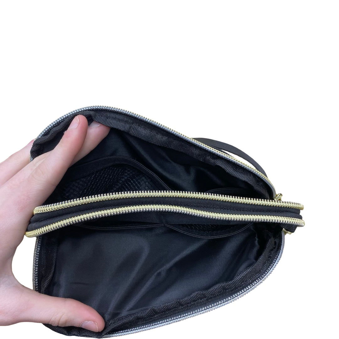 Handbag By Clothes Mentor In Black & Gold, Size:Small