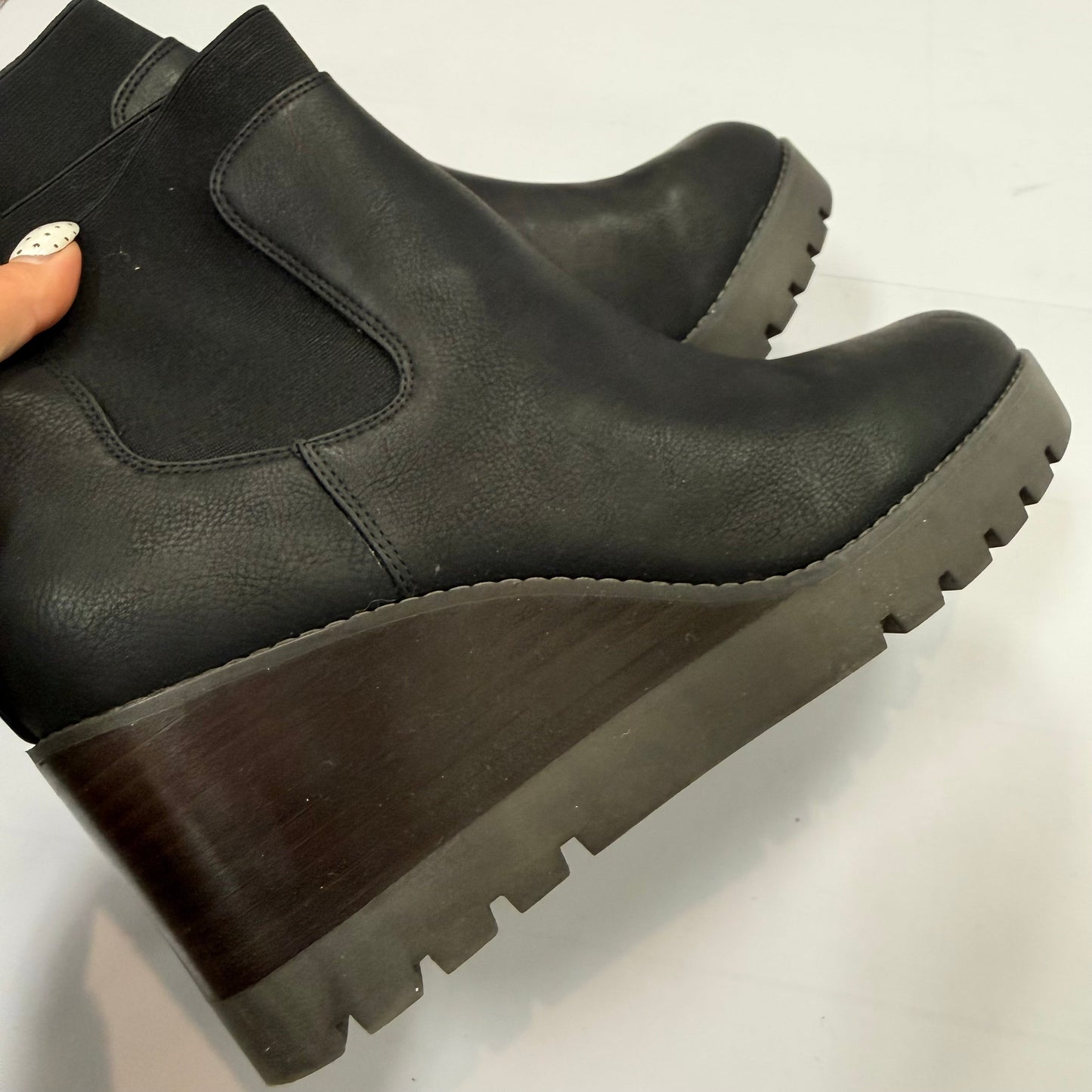 Boots Ankle Heels By Crown Vintage In Black, Size: 10