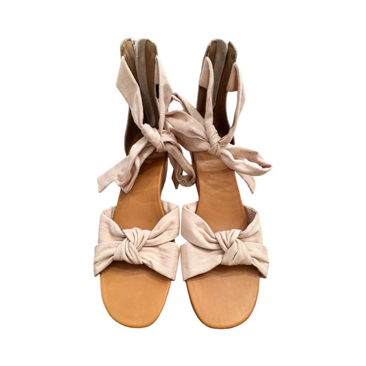 Sandals Designer By Ugg In Beige, Size:11