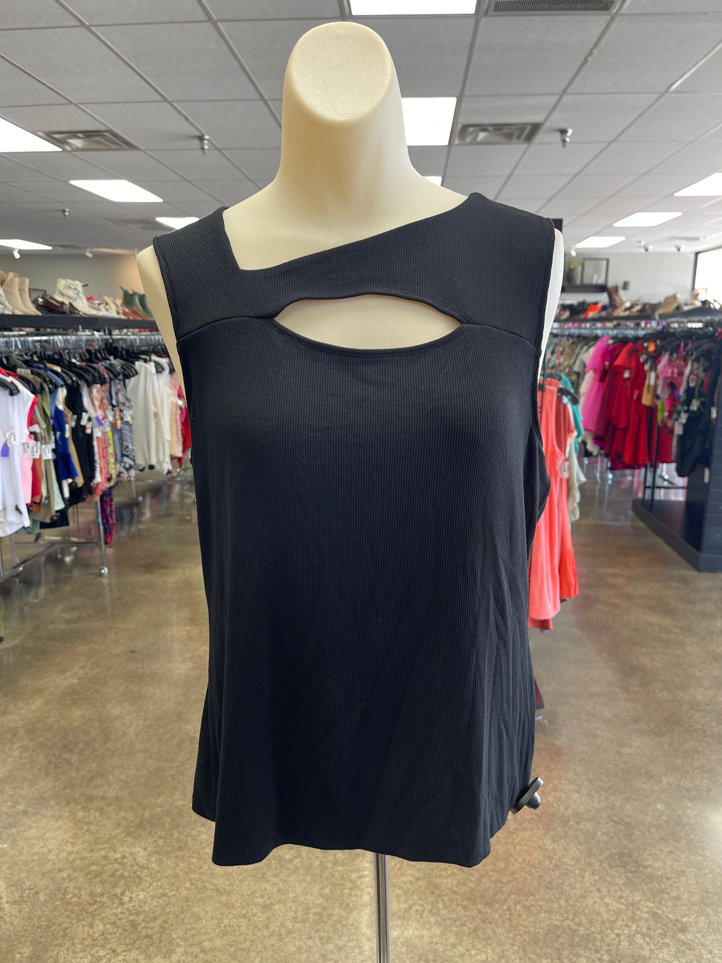 Top Sleeveless By Clothes Mentor In Black, Size:Xl