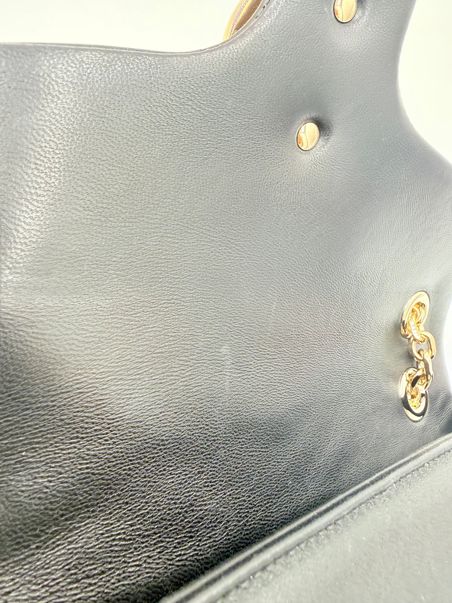 Handbag Luxury Designer By Gucci In Black & Gold, Size:Medium