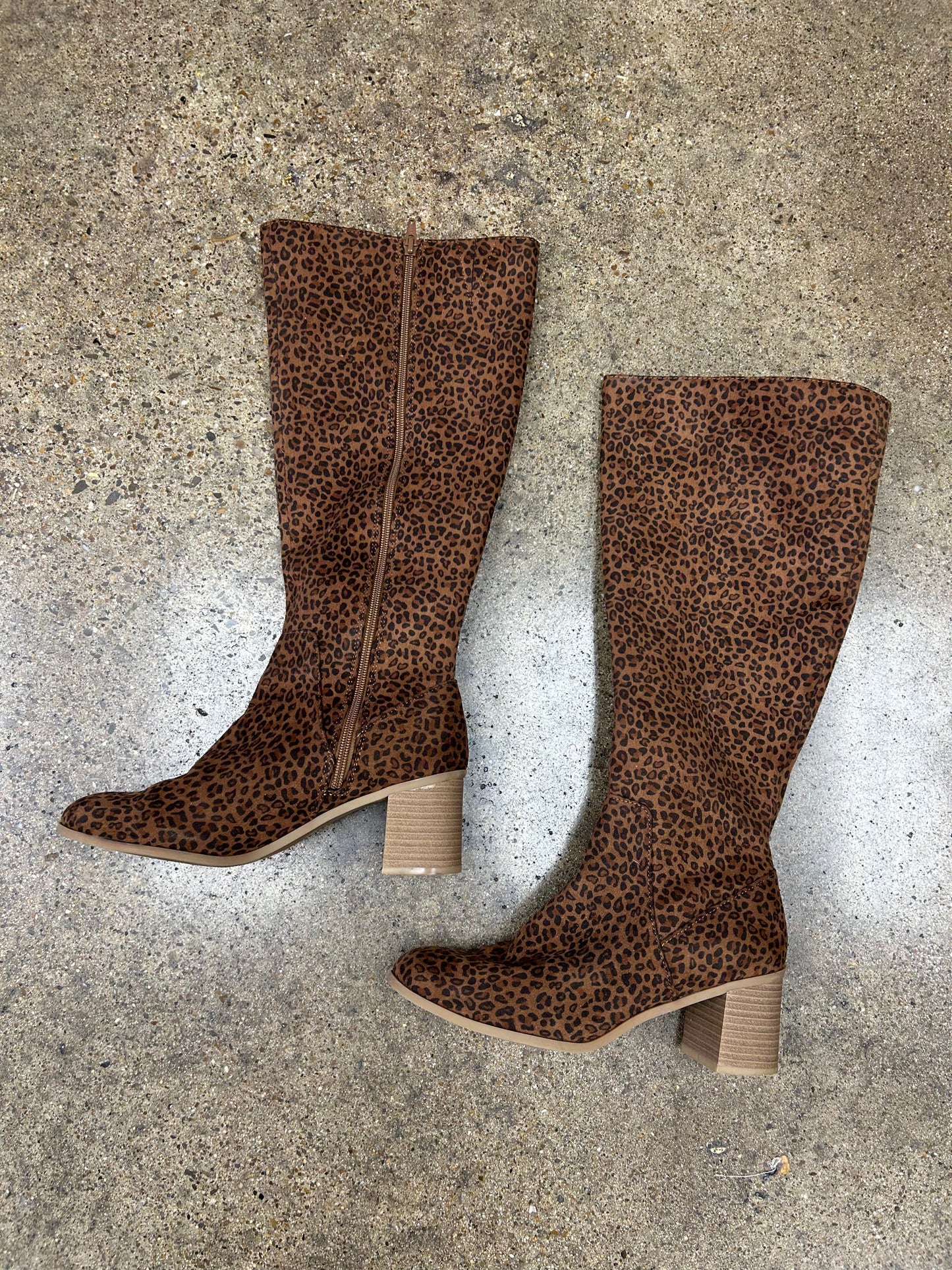 BOOTS KNEE HERL by UNIVERSAL THREAD In ANIMAL PRINT, Size: 8