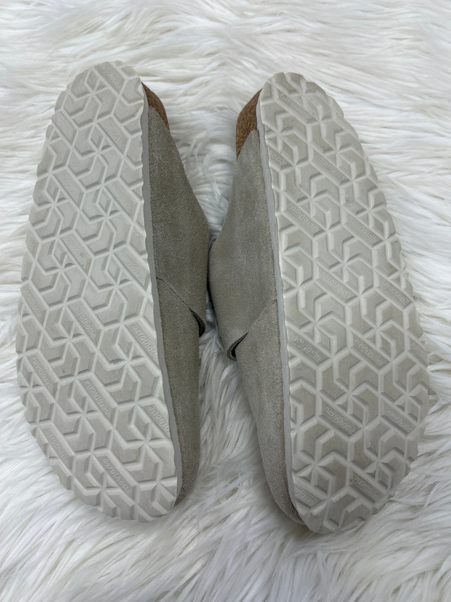 Shoes Flats By Clothes Mentor In Taupe, Size:6.5