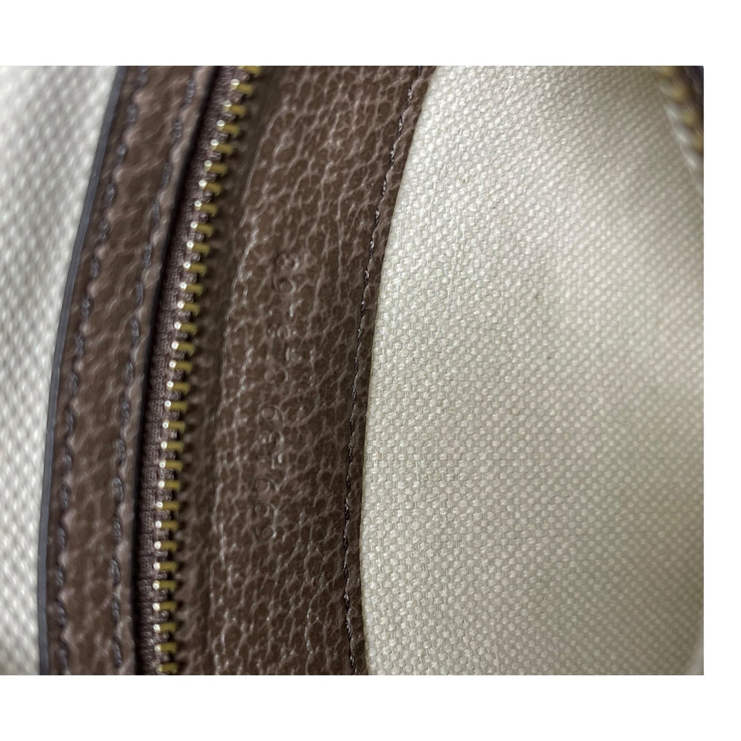 Crossbody Luxury Designer By Gucci, Size: Medium