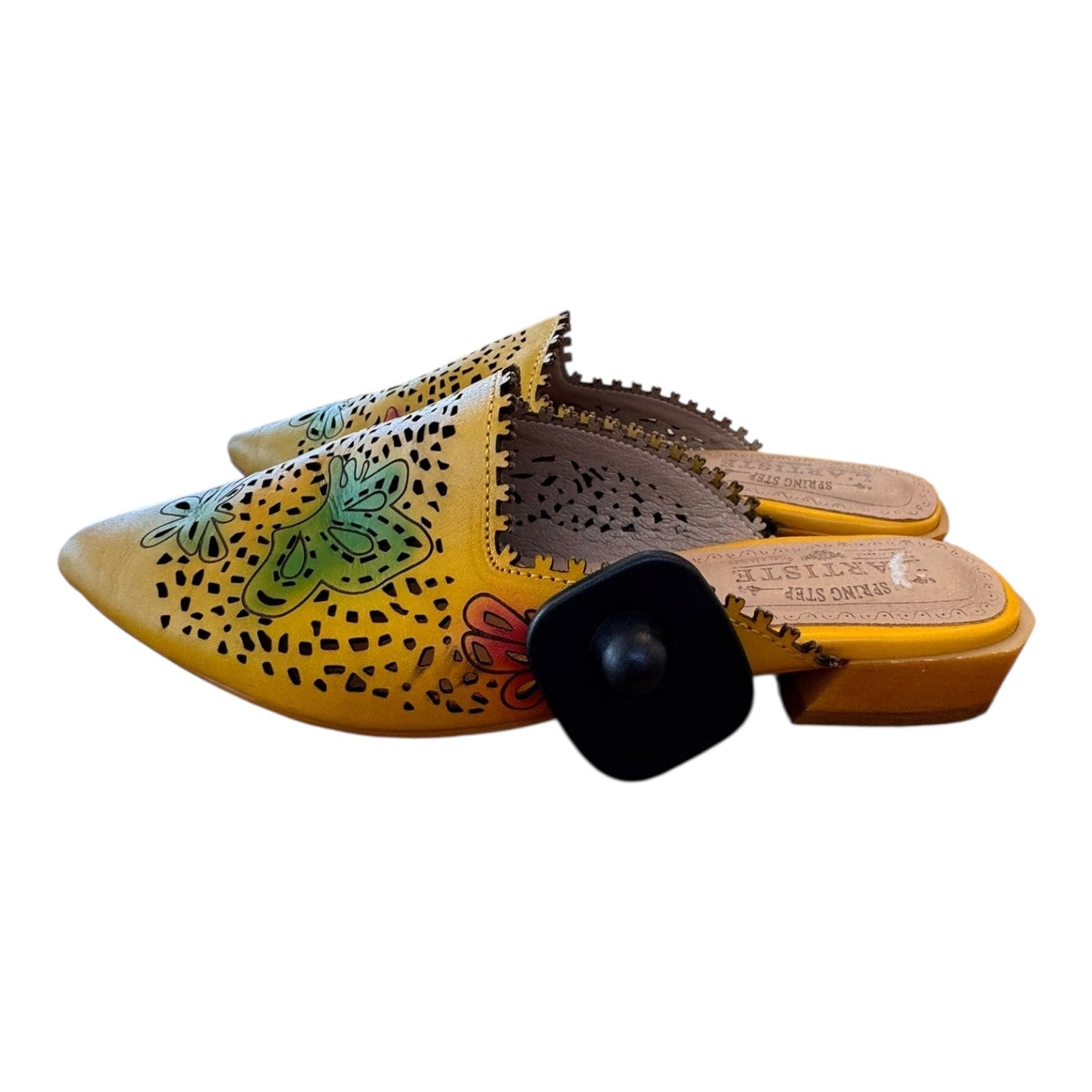 Shoes Flats By LARTISTE - In Yellow, Size:5.5