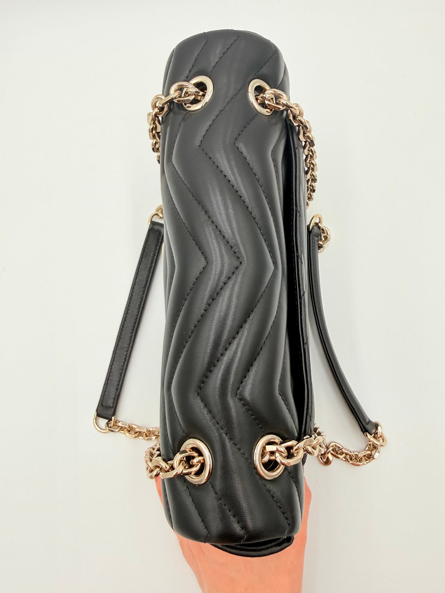 Handbag Luxury Designer By Gucci In Black & Gold, Size:Medium