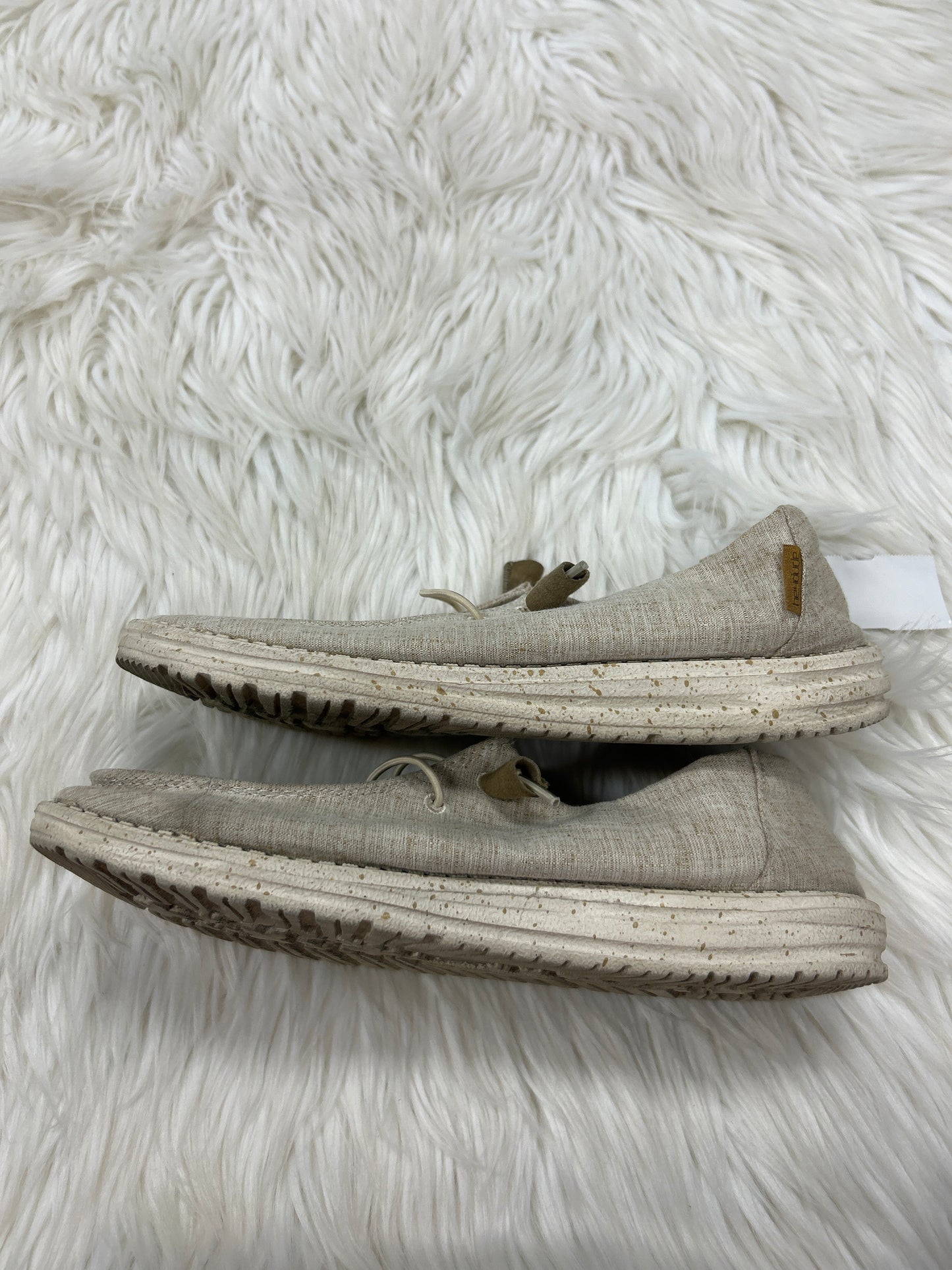 Shoes Flats By Hey Dude In Cream, Size:10