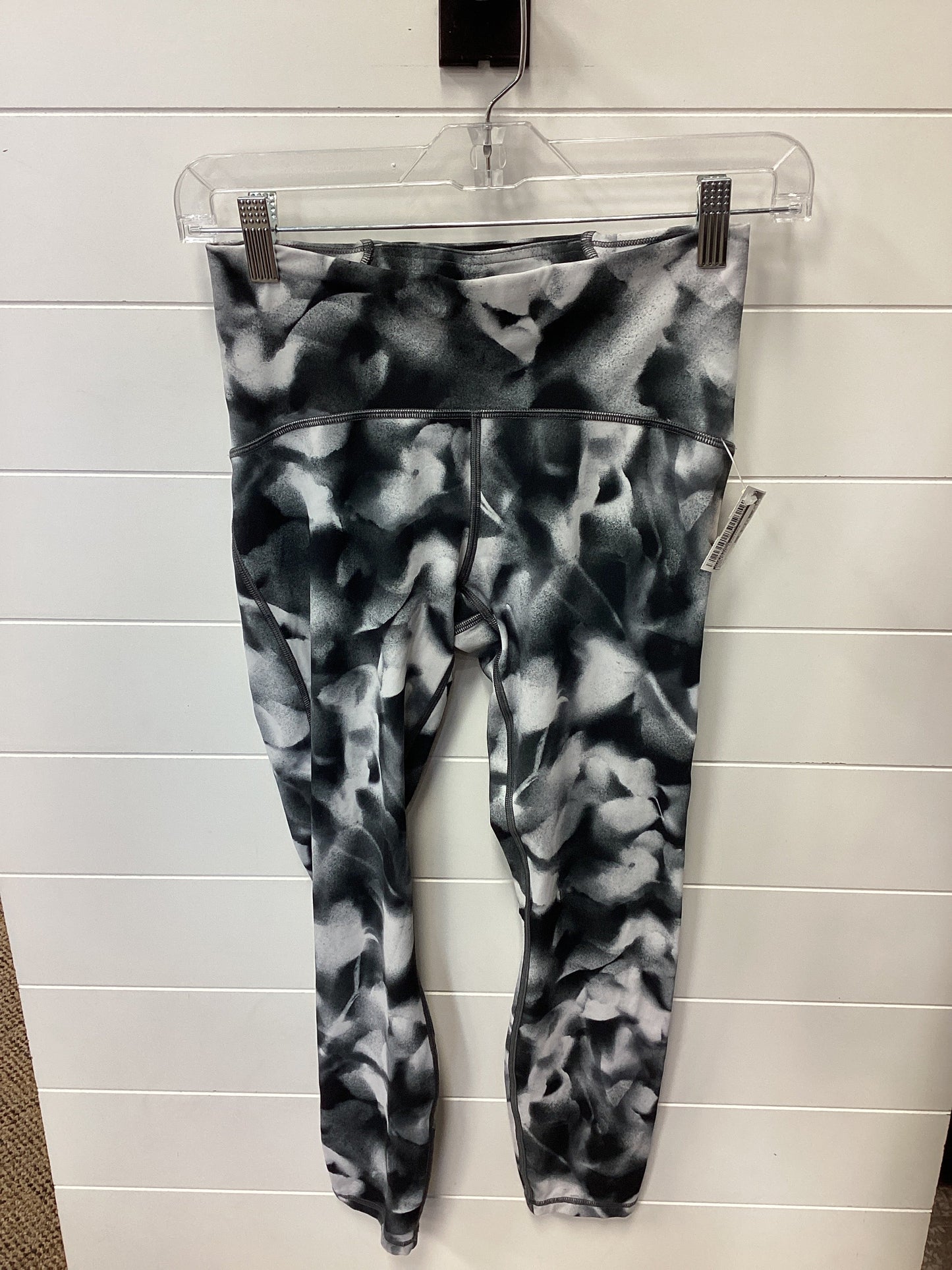 Athletic Leggings By Lululemon In Grey, Size:6