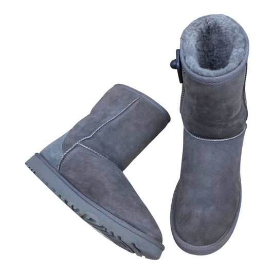 Boots Designer By Ugg In Grey, Size:11