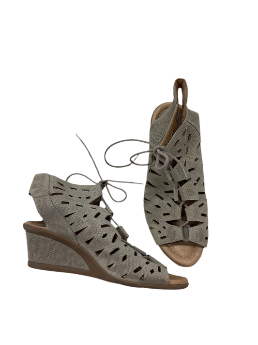 Sandals Heels Wedge By Earth In Taupe, Size:10