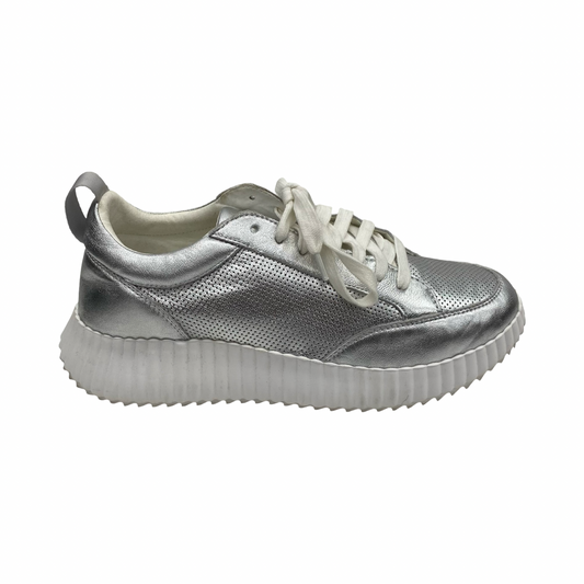 Shoes Sneakers By Steve Madden In Silver, Size:8.5