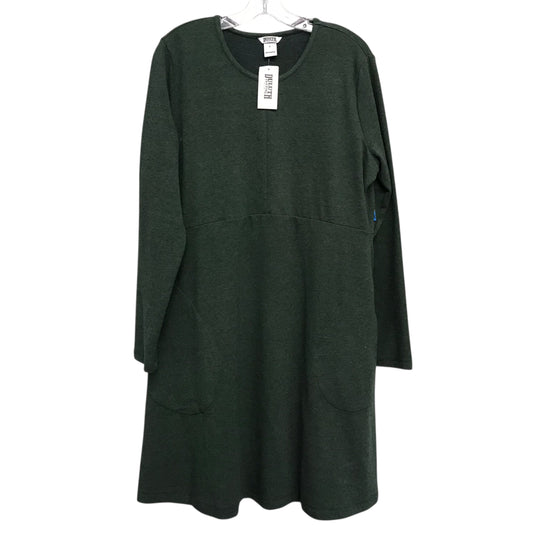 Dress Casual Short By Duluth Trading In Green, Size:L
