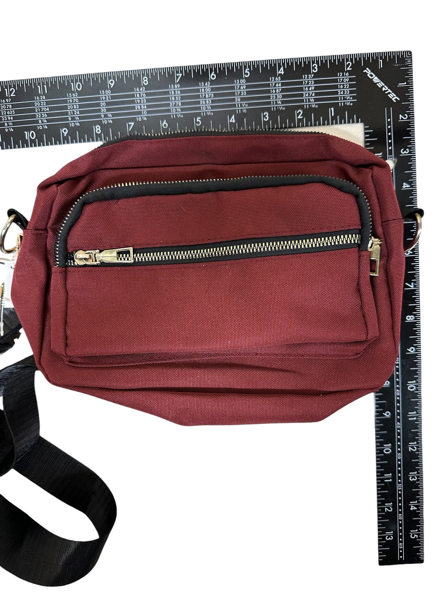 Crossbody By Clothes Mentor In Maroon, Size:Small